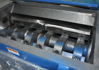 Automatische het Lokken Plastic Maalmachinemachine 200-280kg/H 22 KW 600 R/Min Met hoge weerstand